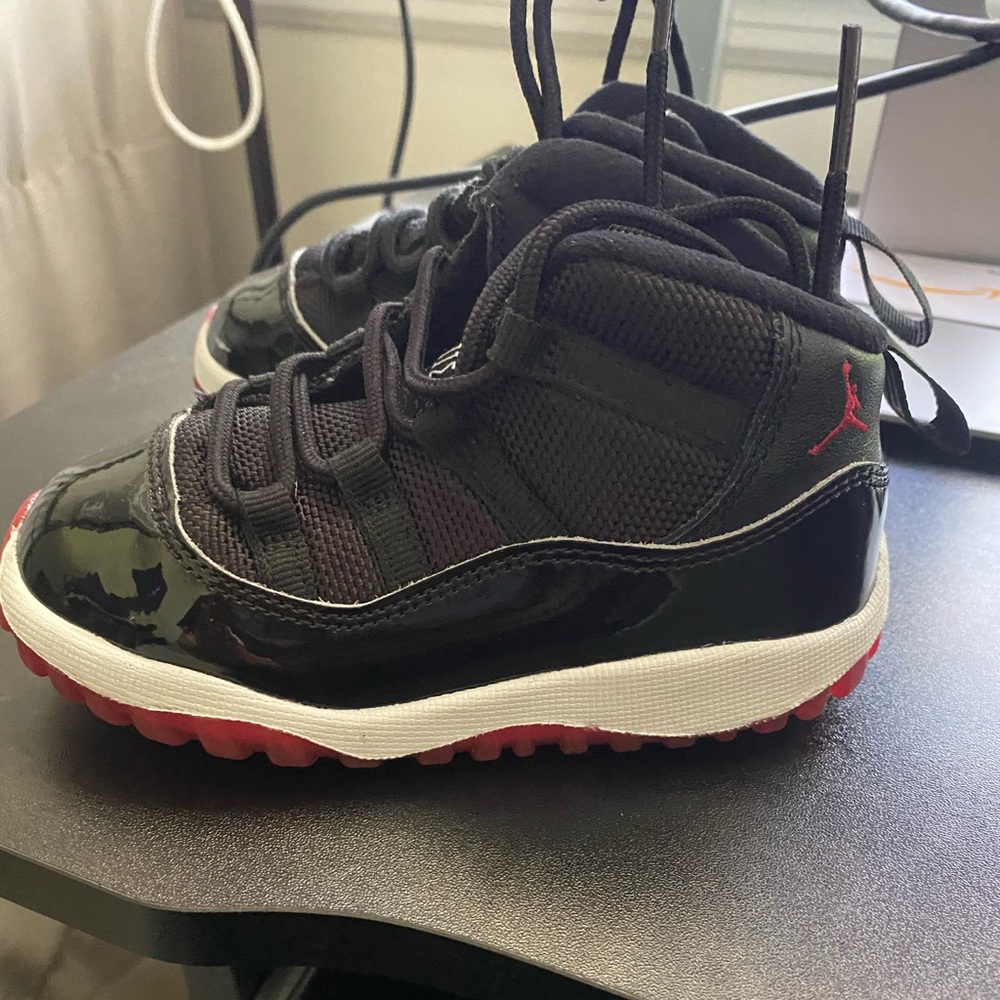 Air Jordan 11 breds 2019 size 4c